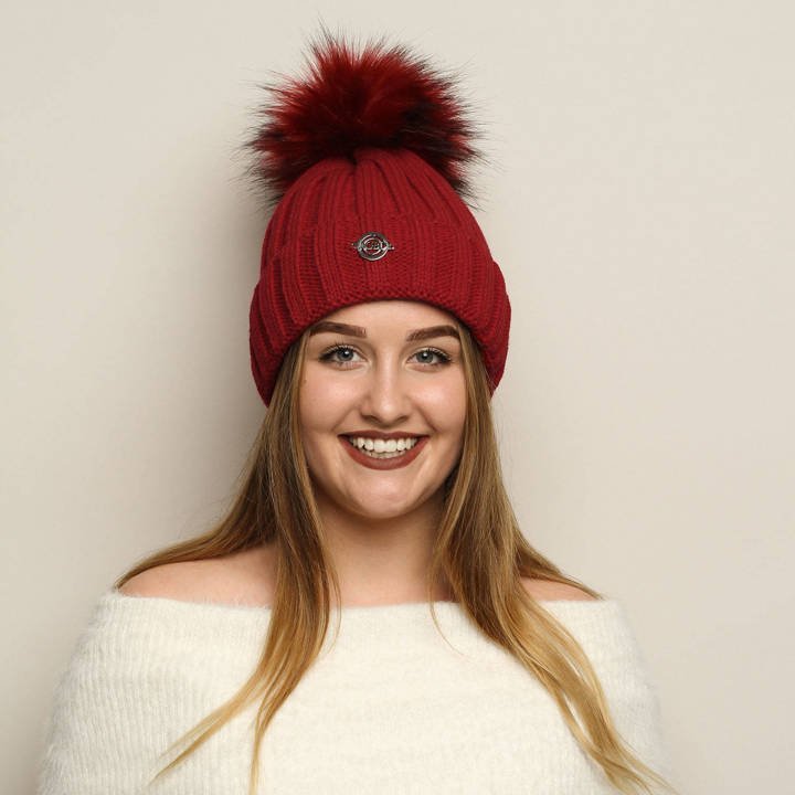 Woman's winter hat with pompom Roxi