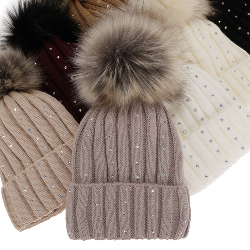 Czapka zimowa damska, bordowa, z pomponem Mada