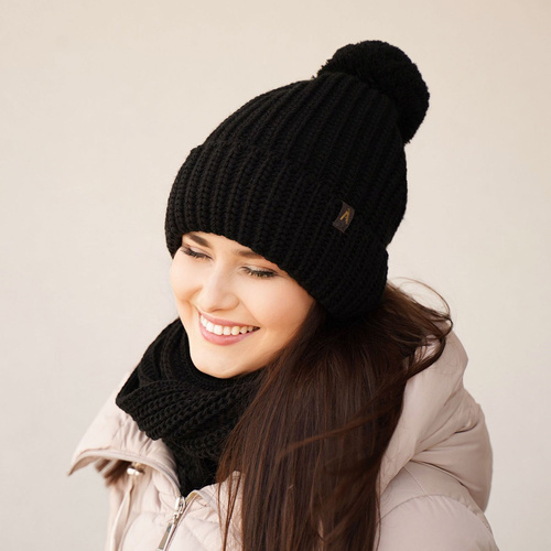 Czapka i szalik damski zimowy komplet, różowy, z pomponem Lupita