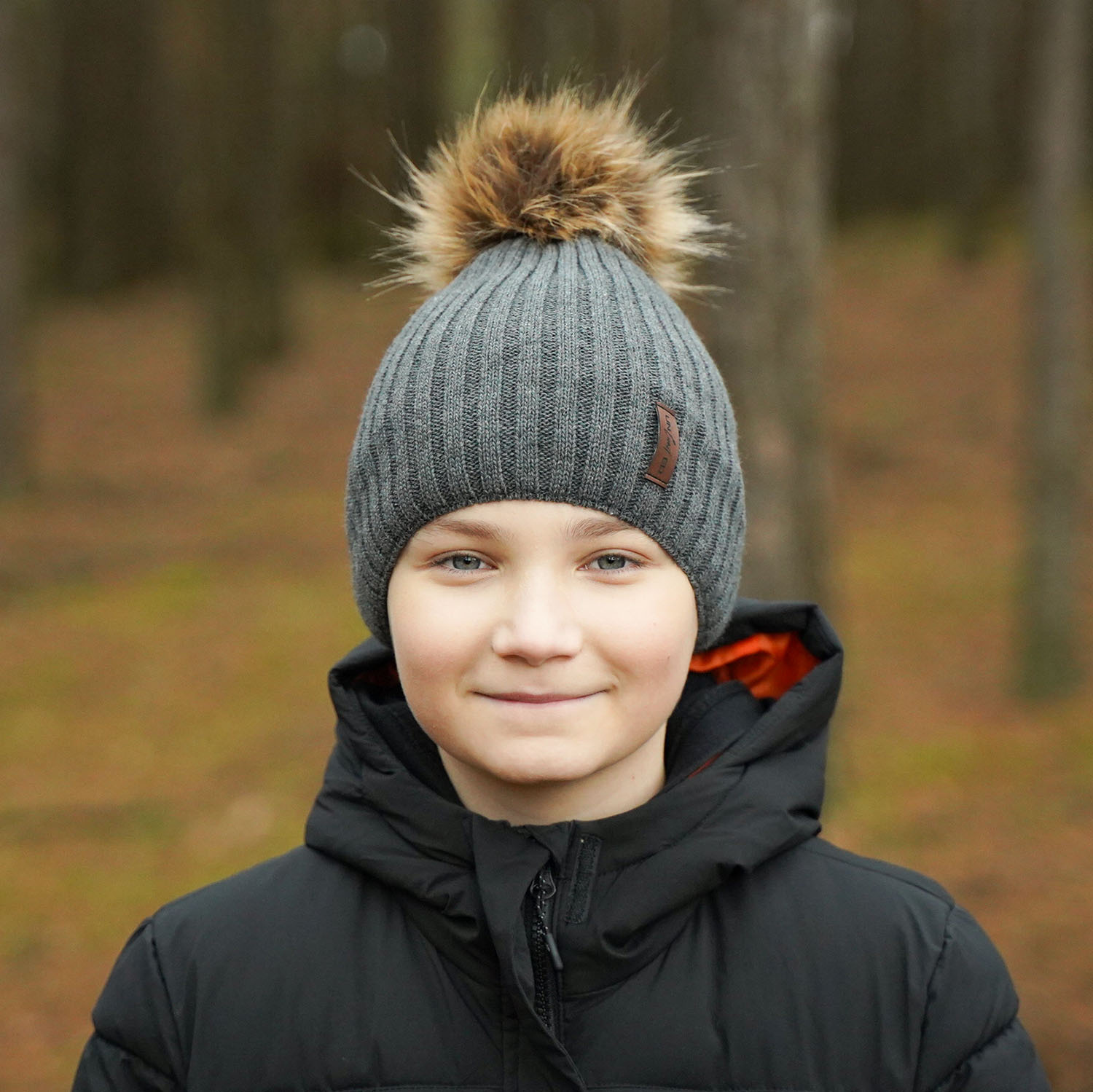 Czapka zimowa dla chłopca, pomarańczowa, z pomponem Amur