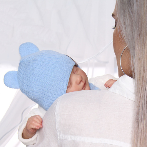 Czapka jesienna, wiosenna dla chłopca, kremowa, wiązana Gomit