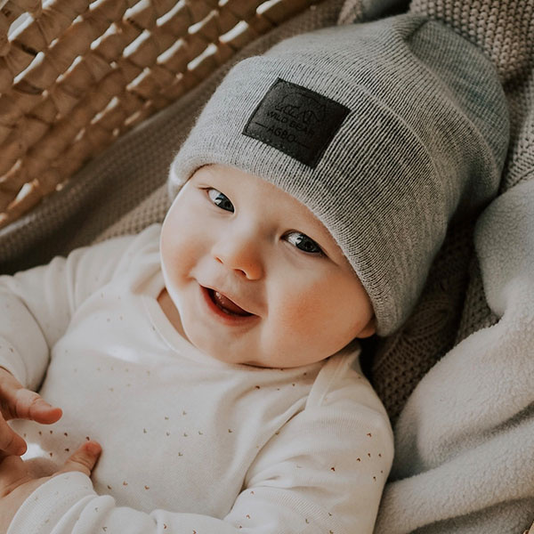 Czapka zimowa dziecięca, granatowa, z wywinięciem Smerf