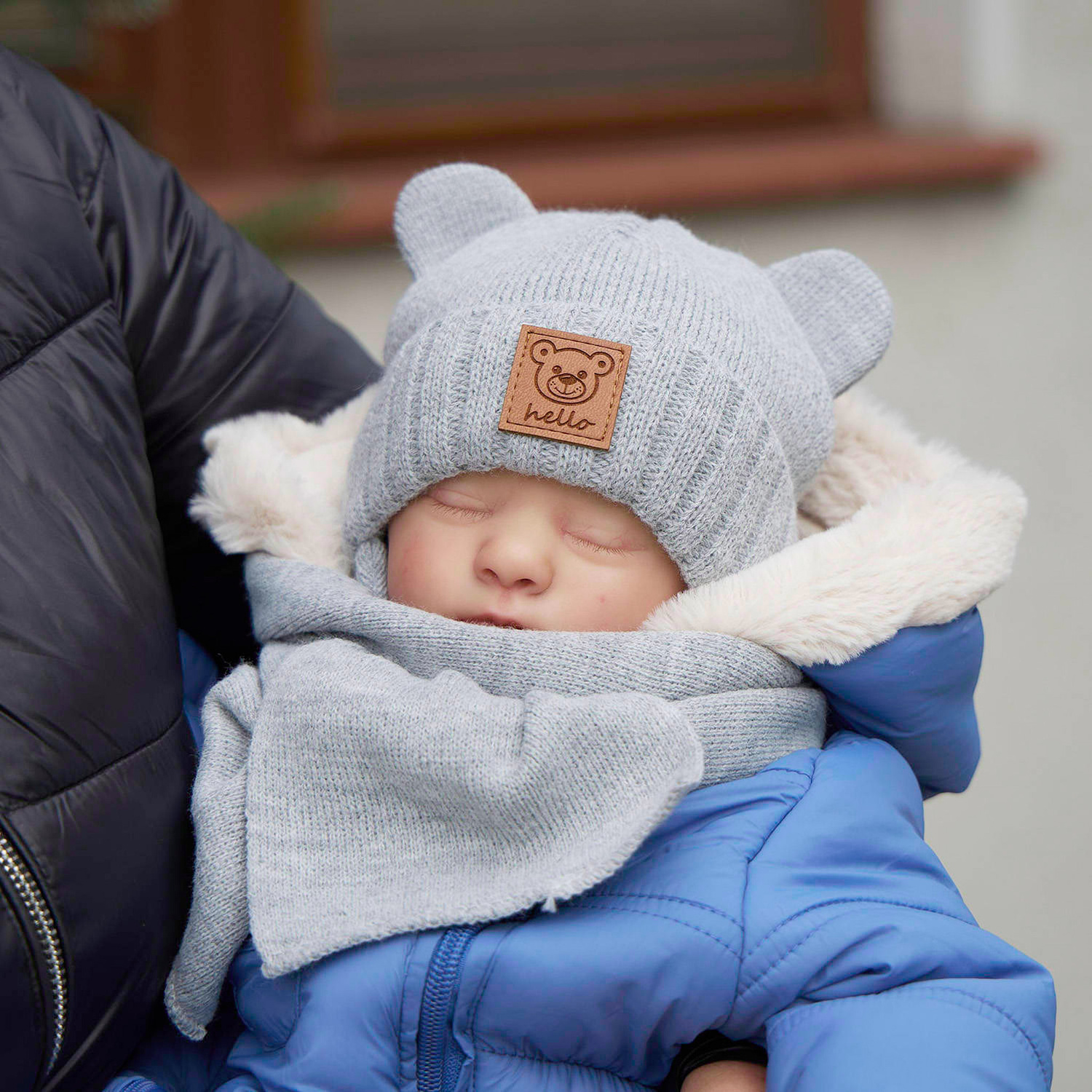Czapka i szalik dla chłopca zimowy komplet, brązowy, wiązany Petit