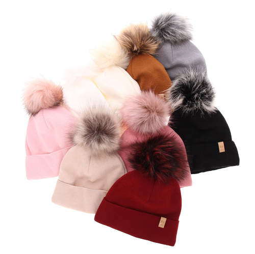 Czapka zimowa damska, kremowa, z pomponem Kalia