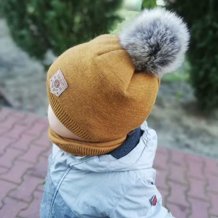 Czapka i komin dla chłopca zimowy komplet, musztardowy, z pomponem Apolin