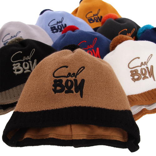 Czapka jesienna, wiosenna dla chłopca, pomarańczowa, wiązana, z pomponem Korni