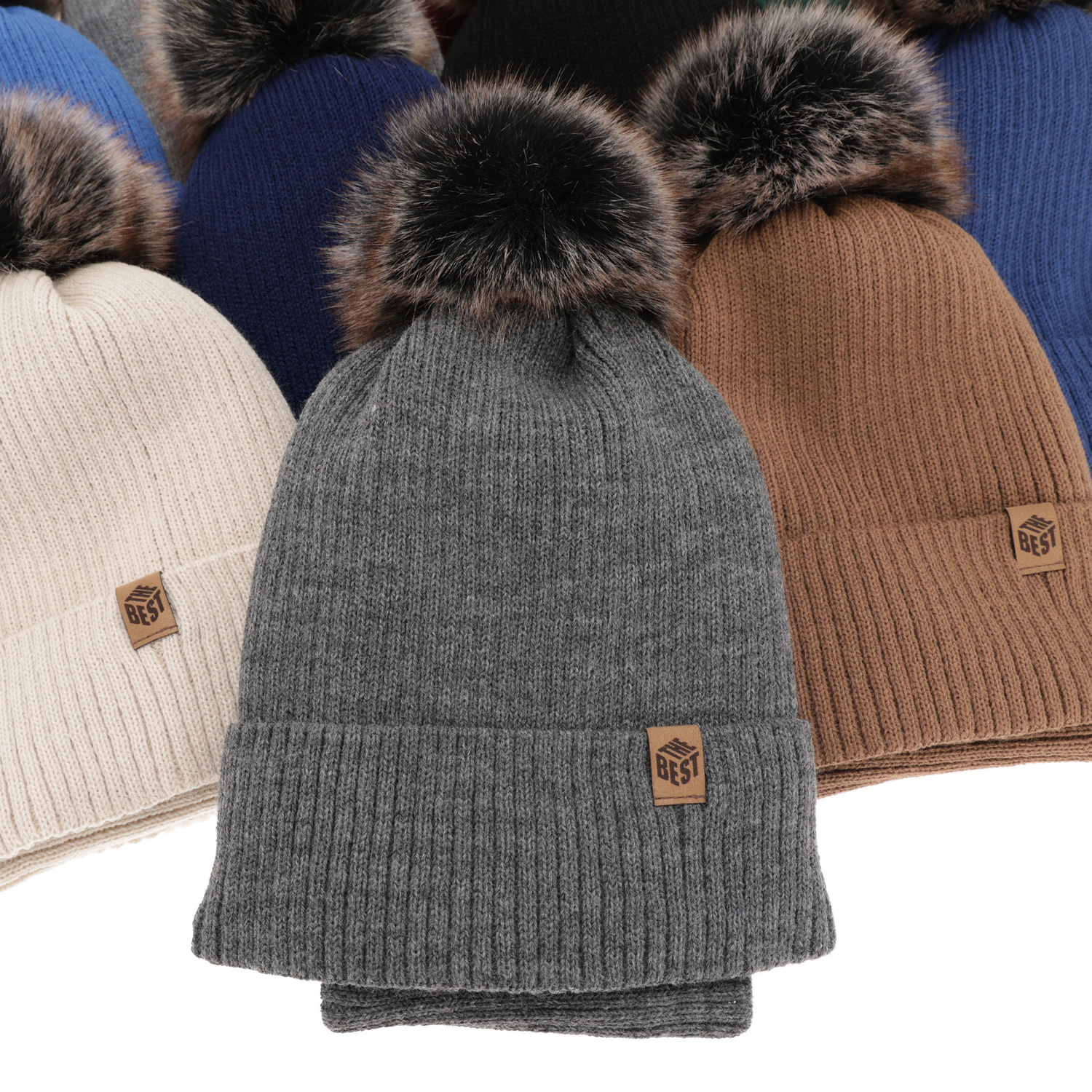 Czapka i komin dla chłopca zimowy komplet, beżowy, z pomponem Wizar