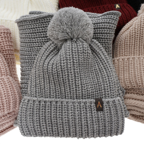 Czapka i szalik damski zimowy komplet, szmaragdowy, z pomponem Lupita