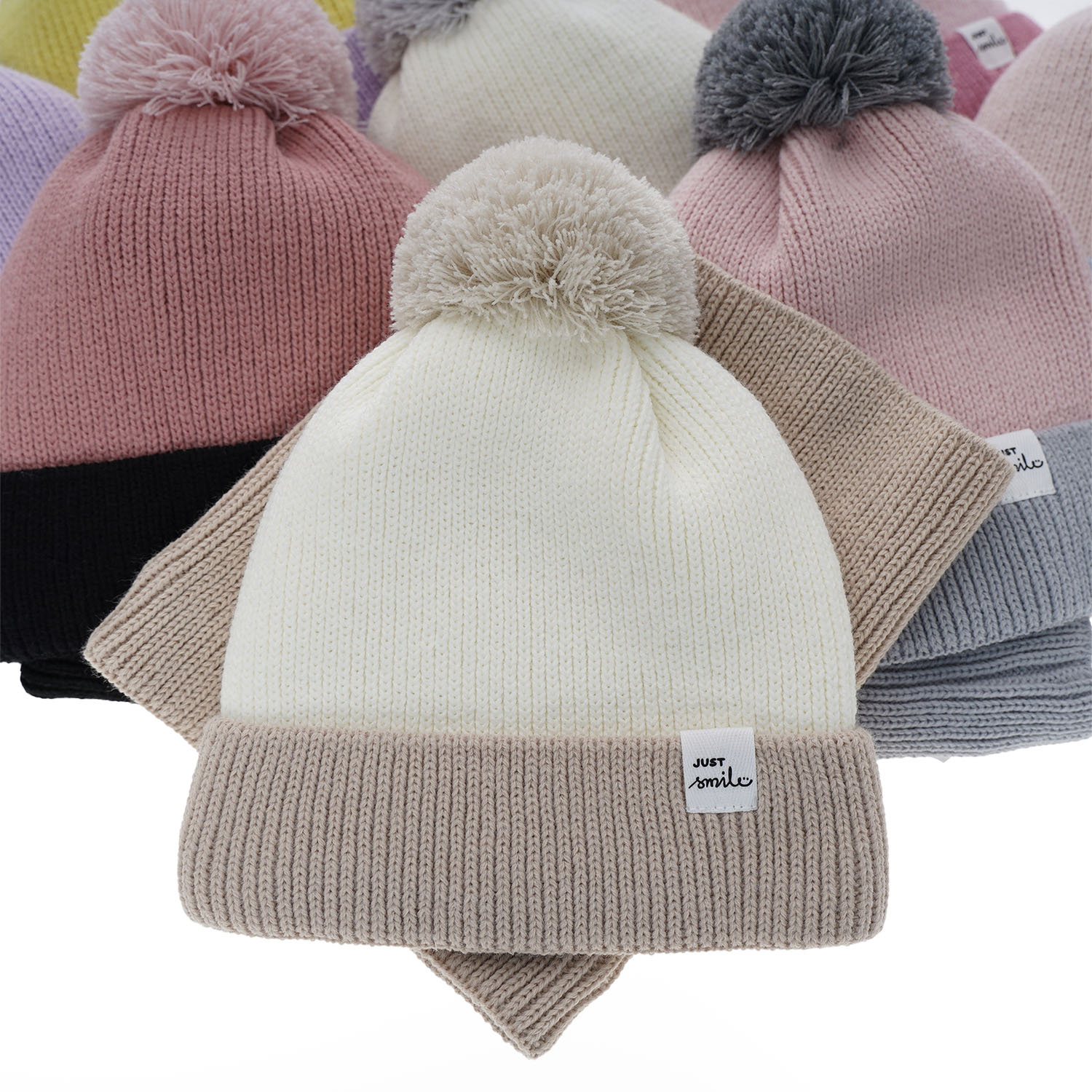 Czapka i komin dla dziewczynki zimowy komplet, fioletowy, z pomponem Rosalin