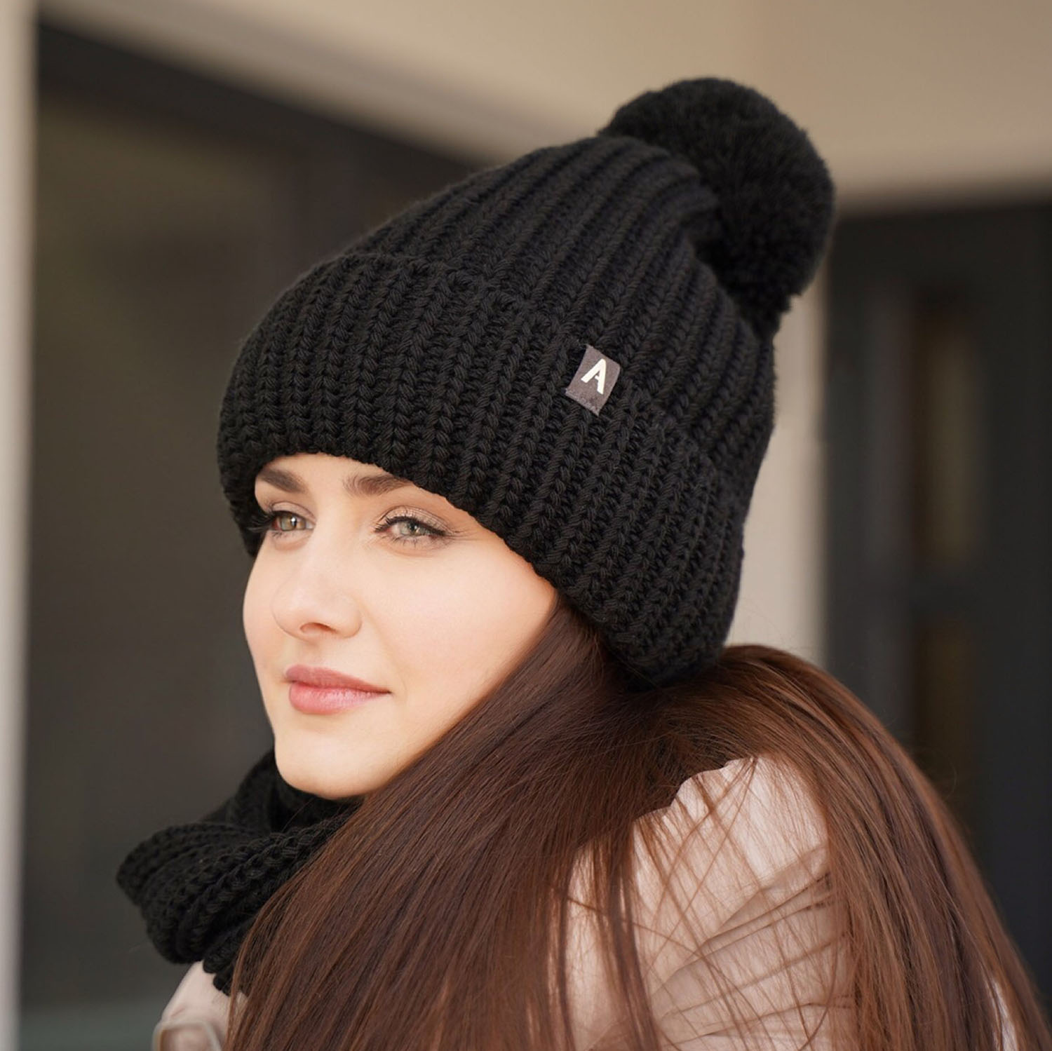 Czapka i szalik damski zimowy komplet, różowy, z pomponem Lupita