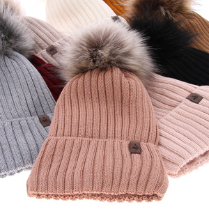 Czapka zimowa damska, czarna, z wełną merino Texa