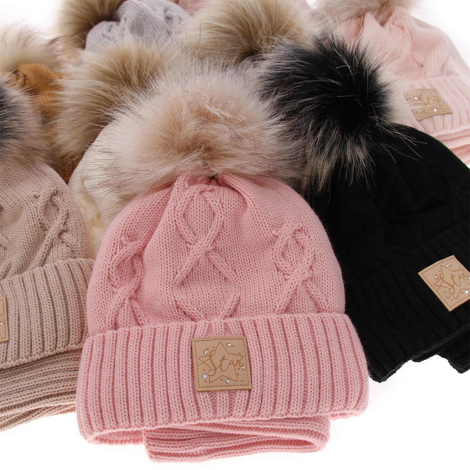 Czapka i komin dla dziewczynki zimowy komplet, czarny, z pomponem Dina