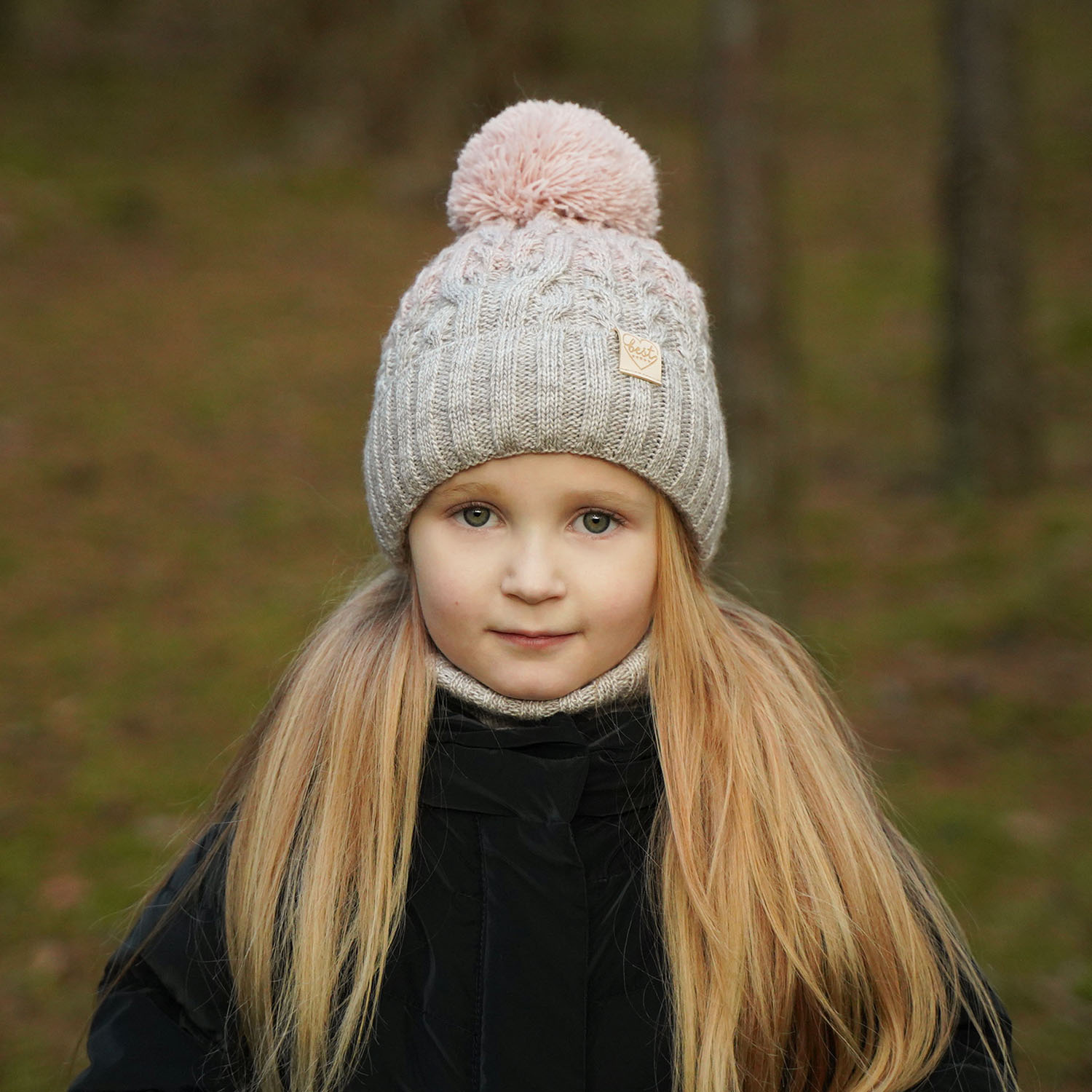 Czapka i komin dla dziewczynki zimowy komplet, różowy, z pomponem Zendaya