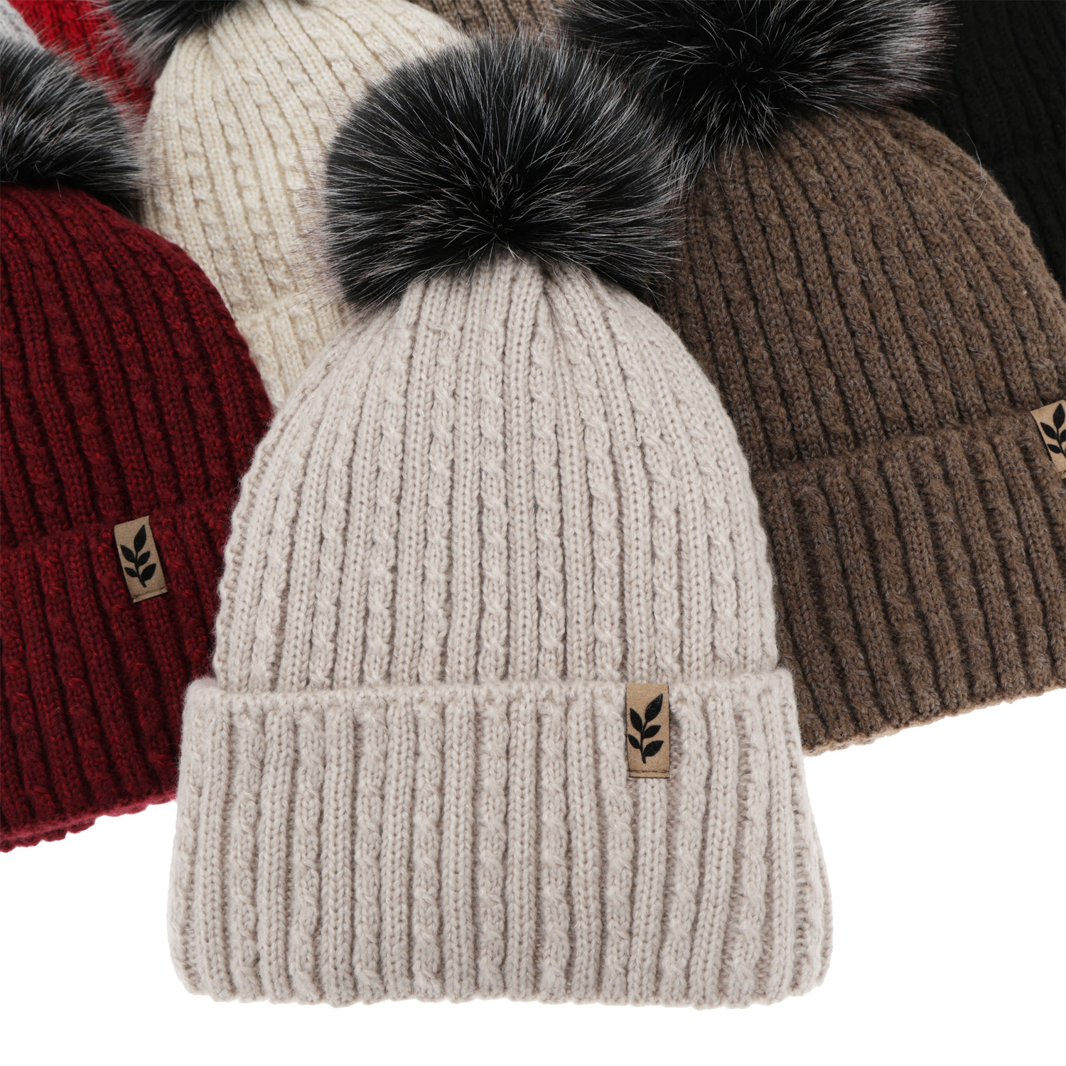 Czapka zimowa damska, beżowa, z pomponem, Calista