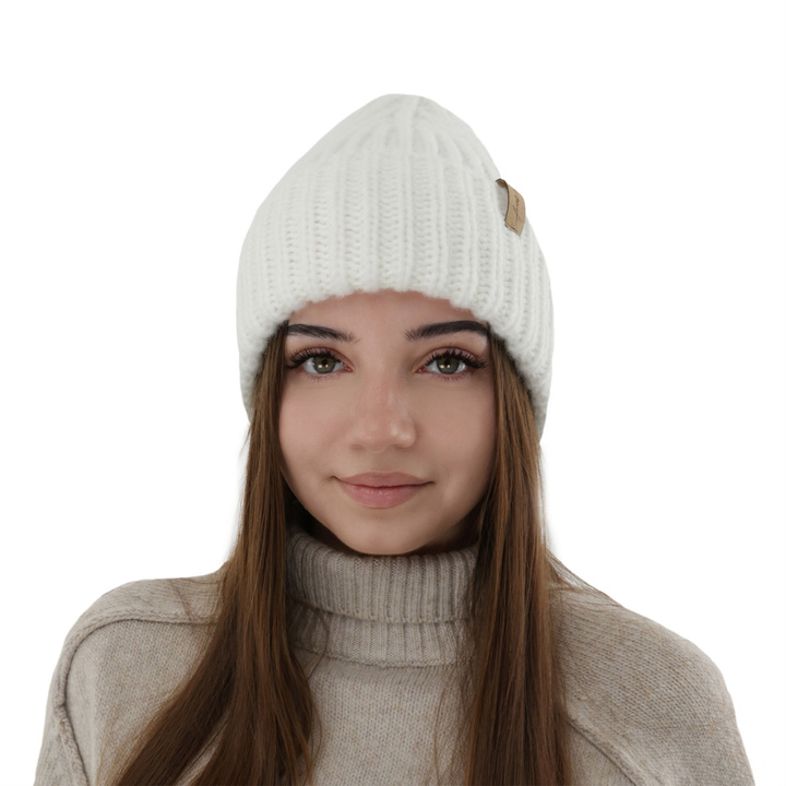 Czapka zimowa damska, biała, z wełną merino Caro