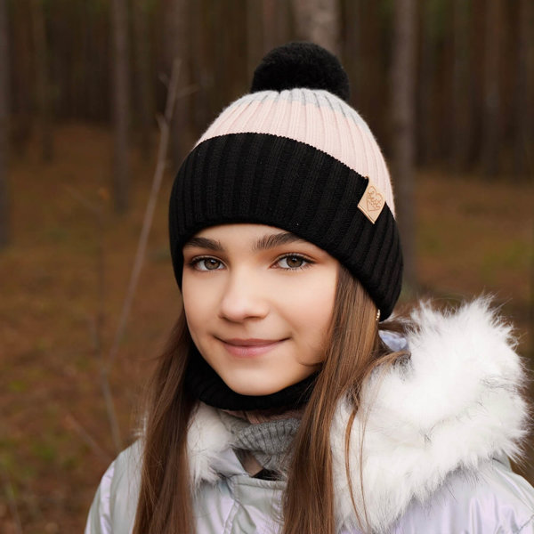 Komplet zimowy dla dziewczynki: czapka z pomponem i komin czarny Indiana
