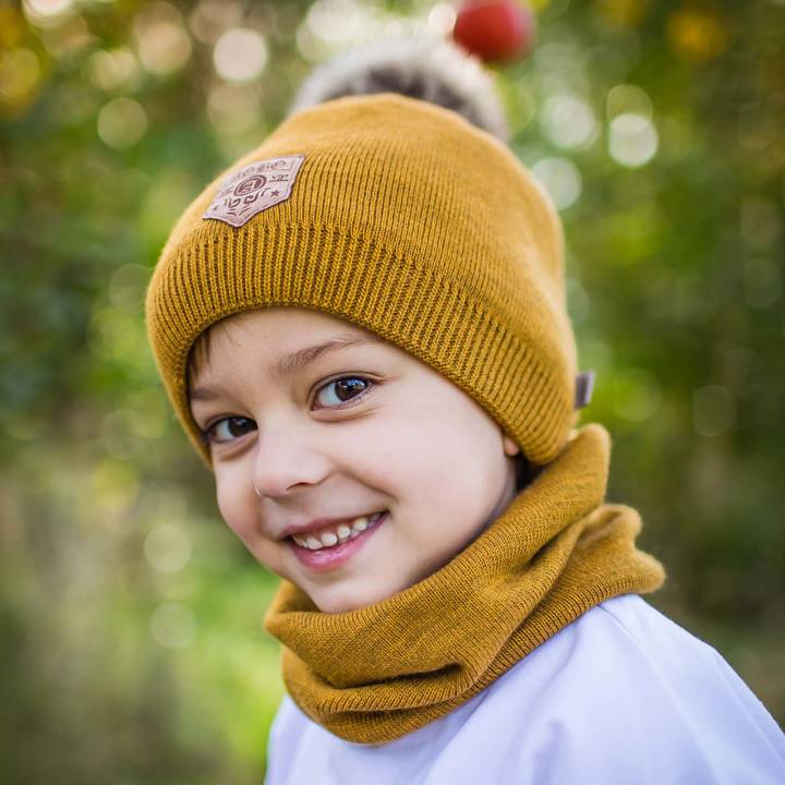 Komplet zimowy dla chłopca: czapka i komin musztardowy Apolin